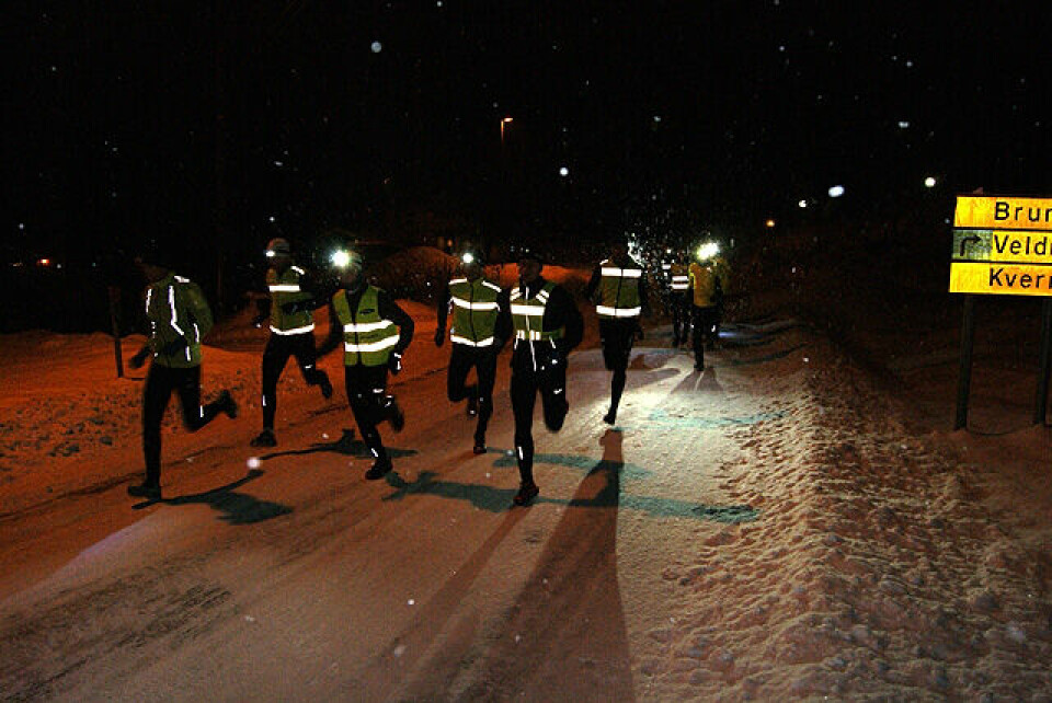 16 løpere la avgårde motsols på Nordhagarunden tirsdag kveld. (Foto: Stein Arne Negård) 16 løpere la avgårde motsols på Nordhagarunden tirsdag kveld. (Foto: Stein Arne Negård)