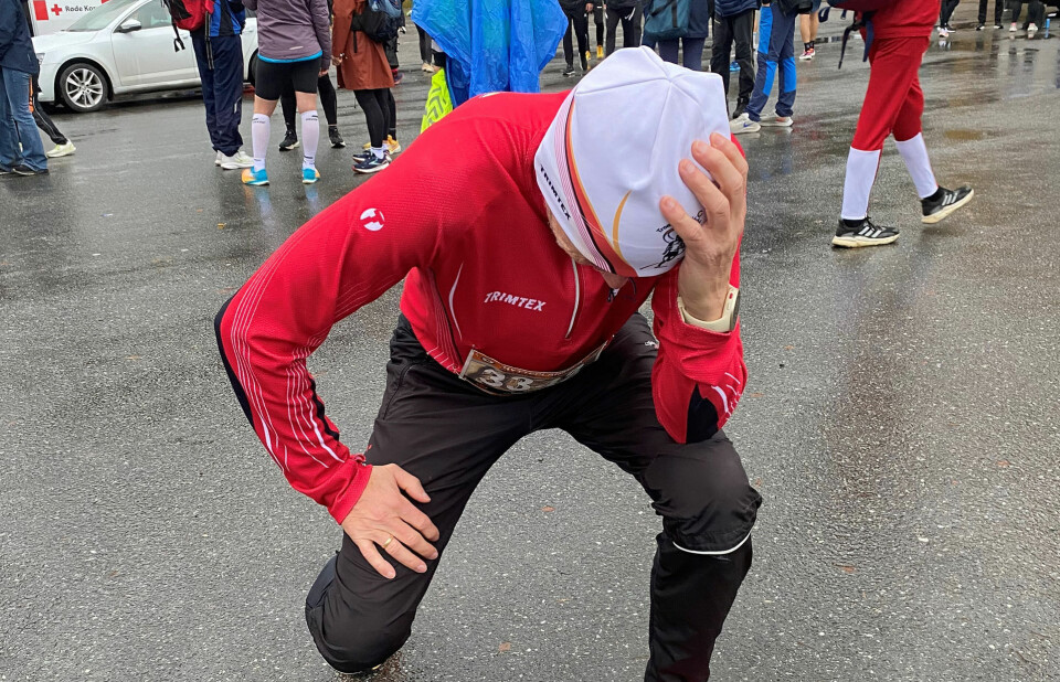 Alf B. Dahl gav det han hadde i prosjektet som gikk ut på å springe maraton under 3 timer etter fylte 70 år. Men til sist sa det stopp. (Foto: privat) Alf B. Dahl gav det han hadde i prosjektet som gikk ut på å springe maraton under 3 timer etter fylte 70 år. Men til sist sa det stopp. (Foto: privat)