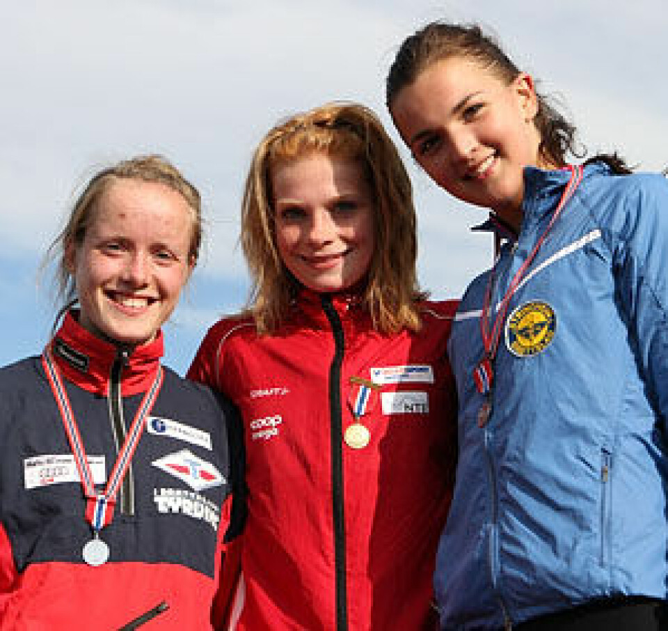 Terreng-NM for ung og gammel Junior_jenter_pall_300_IMG_1753