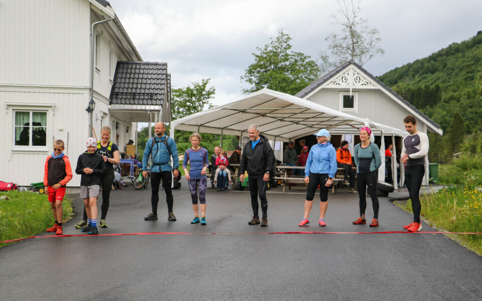 Linda Hovde og Eivind Hagen vant Ørsta fjellmaraton Start_kort_loepe.jpg