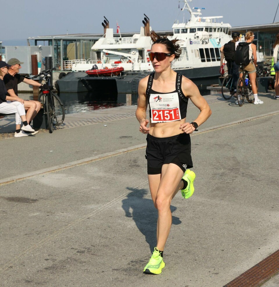 Ingrid Syltern Nerland og Andreas Dahlø Wærnes vant halvmaraton i Trondheim Maraton Signe Kristine Fikse kom på andreplass under halvmaraton under Trondheim Maraton