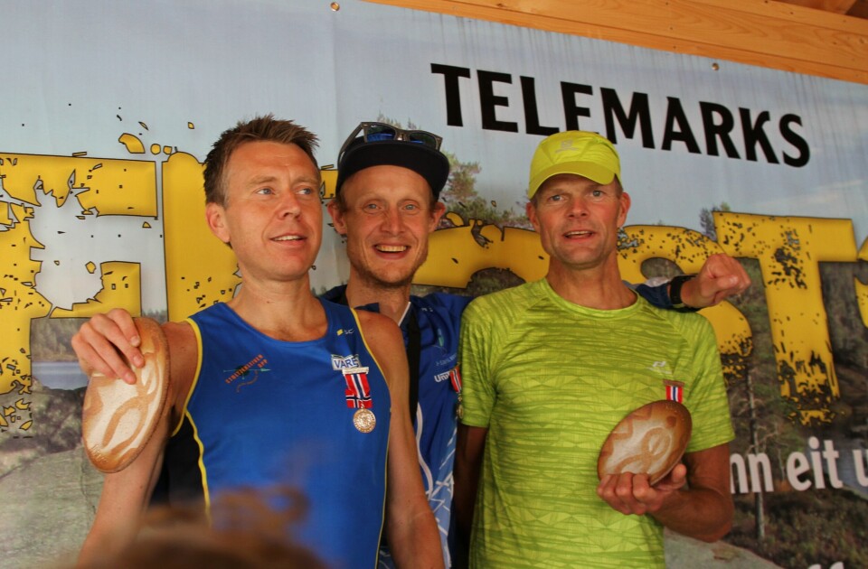 Tom Erik Halvorsen og Helen Martinsen vant TT/NM terrengultra IMG_5465_Pallen_herrer.JPG