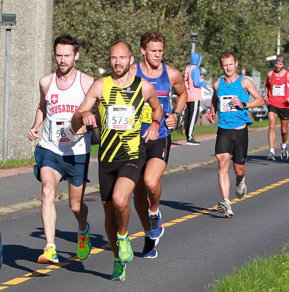 Taye Tirfea og Hilde Aders vant Oslo Maraton Gruppe2_bak_de_to_i_tet_6km_A20G2079.jpg