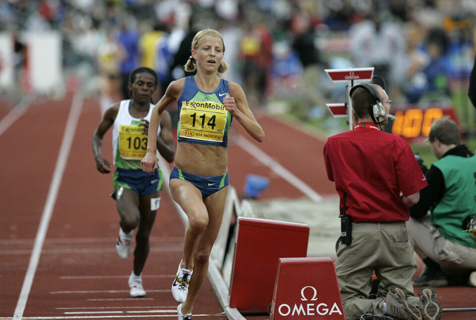 Susanne Wigene var først og fremst en sterk baneløper, og her ser vi henne løpe 5000 m under Bislett Games i 2006. Fremdeles holder hun seg i god trim, og som 44-åring har hun i år løpt 5 km på 18.02. (Foto: Per Inge Østmoen) Susanne Wigene var først og fremst en sterk baneløper, og her ser vi henne løpe 5000 m under Bislett Games i 2006. Fremdeles holder hun seg i god trim, og som 44-åring har hun i år løpt 5 km på 18.02. (Foto: Per Inge Østmoen)