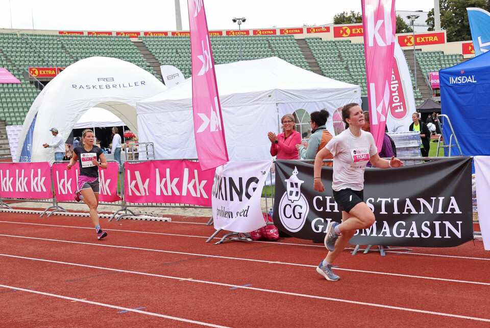 Sofie Kjos Bergum og Anette Killerud Ødegård vant KK-mila 10-km-3plass4plass.jpg