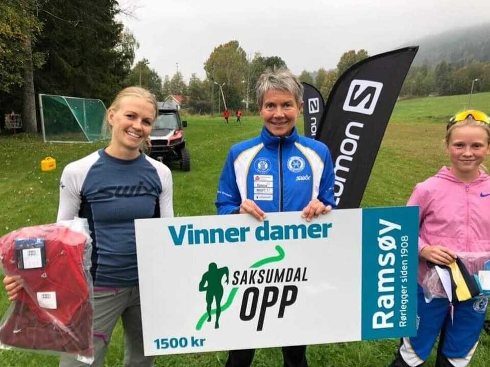 Damene som havnet på pallen i Saksumdal Opp. Fra venstre Ingrid Wadahl, i midten vinner Torunn Ølstad og til høyre junior Sina Hovde. (Alle foto: Aud Jorunn H. Hagesveen) Damene som havnet på pallen i Saksumdal Opp. Fra venstre Ingrid Wadahl, i midten vinner Torunn Ølstad og til høyre junior Sina Hovde. (Alle foto: Aud Jorunn H. Hagesveen)
