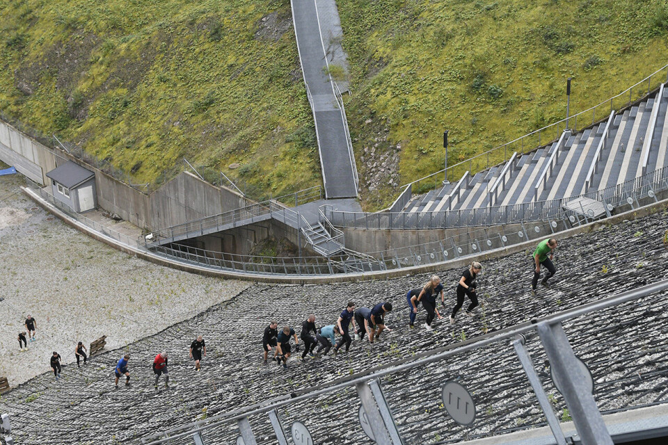 2653 fullførte hinderløpet Toughest i Holmenkollen 50D8031.jpg