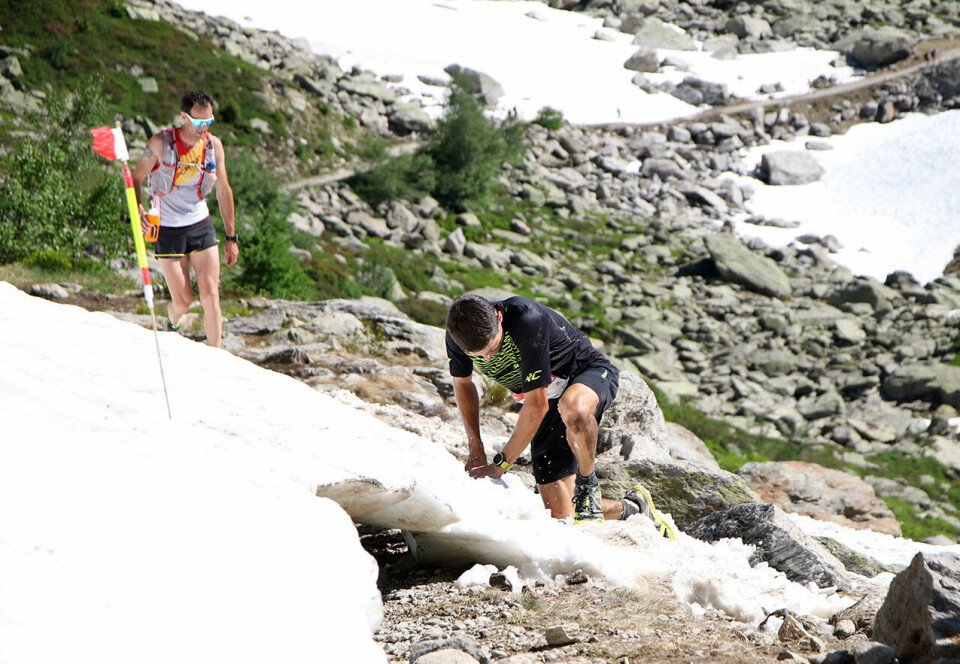 Maratonferd mellom himmel og et hett sted Fall_i_snoen_4S7A0303.jpg