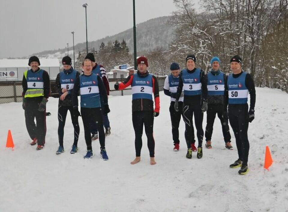 Bjørn Ole Vassbotn raskest rundt Rotevatnet på sin 50-årsdag 01_starten.jpg