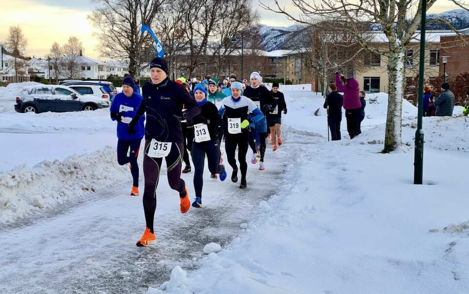 Fra starten på halvmaraton i 2022. Den gang var det på snøføre. I år er sjansen for mildvær mye større da Ålesund allerede har hatt nok vinter denne sesongen Fra starten på halvmaraton i 2022. Den gang var det på snøføre. I år er sjansen for mildvær mye større da Ålesund allerede har hatt nok vinter denne sesongen