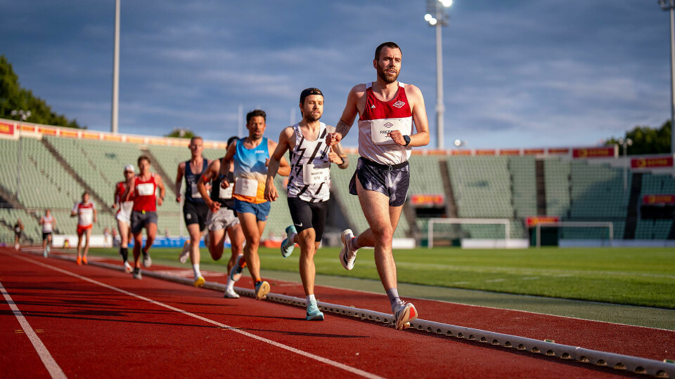 Fra et av 10000-meter-heatene: Fredrik Sætereng Fyksen i front, mens Martin Stray Egeberg og Nils Ingar Aadne følger på. (Alle foto: Samuel Hafsahl) Fra et av 10000-meter-heatene: Fredrik Sætereng Fyksen i front, mens Martin Stray Egeberg og Nils Ingar Aadne følger på. (Alle foto: Samuel Hafsahl)