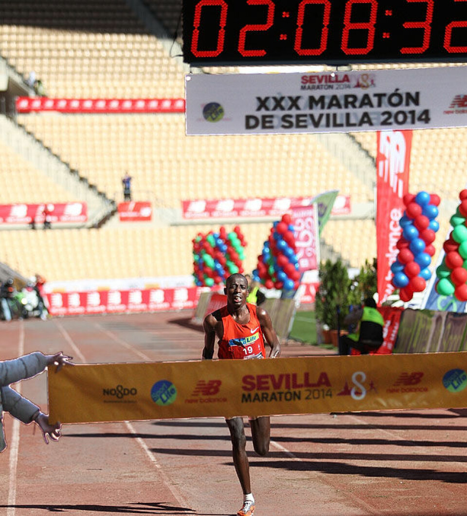 Marthe Katrine Myhre satte pers og ble nr. 3 i Sevilla Marathon Vinner_mot_maal_Cosmas_Lagat_A20G1317.jpg