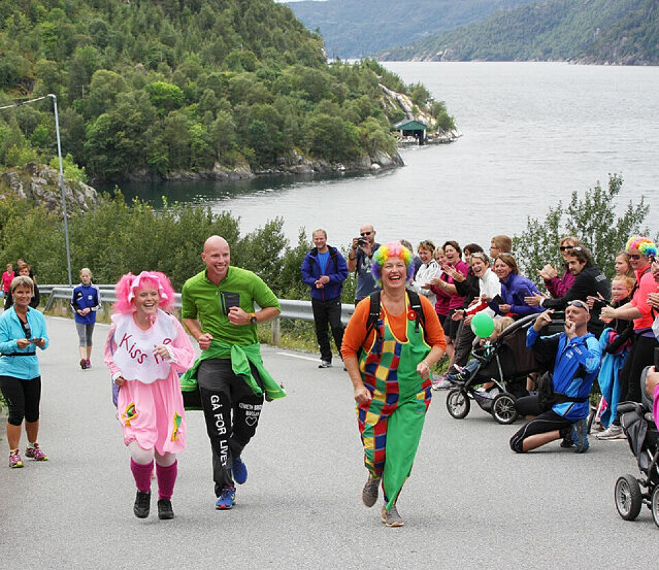 467.000 til kreftsaken mens Maryna Novik knuste rekorden i Åkrafjorden Kenneth_Birkenes_og_arr-damer_IMG_0916.jpg
