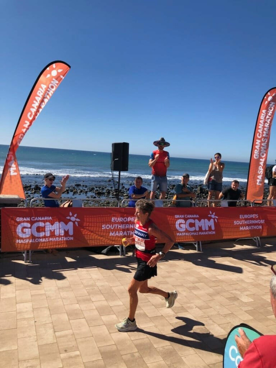 Norsk 3. og 5. plass i Maspalomas Marathon der ca. 40 fra Norge deltok Vera-Nystad-foto-privat.jpg