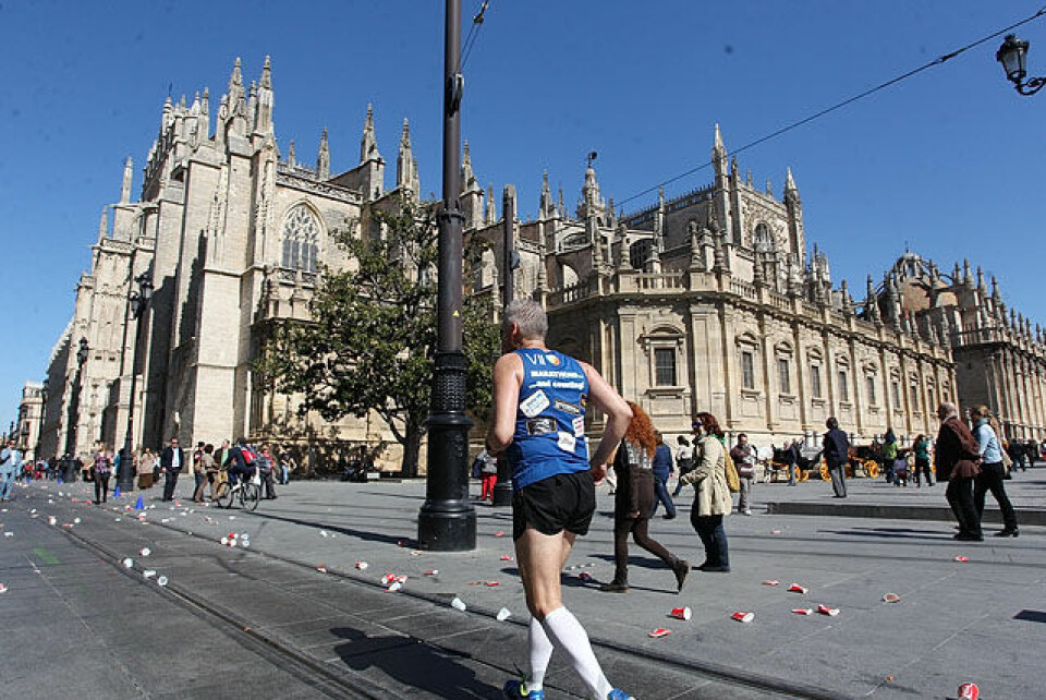 Marthe Katrine Myhre satte pers og ble nr. 3 i Sevilla Marathon Katedralen_baktroppen_A20G1753.jpg
