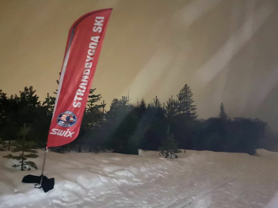 Hodelyktrenn som treningsrenn i Ørtjernrunden i Elverum SIL-flagg.jpg