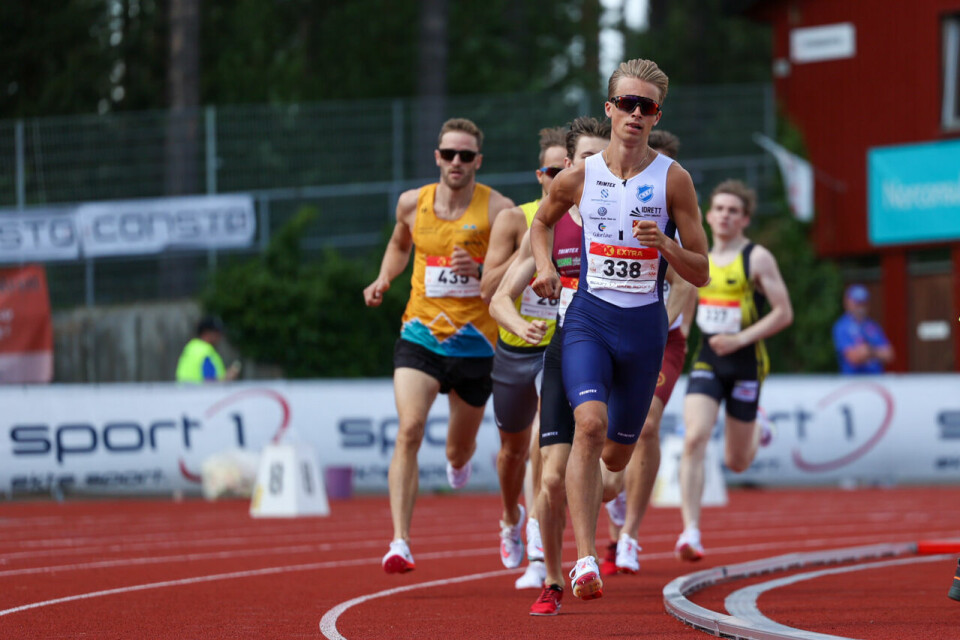 Tobias Grønstad og Sigurd Tveit tok ingen sjanser i forsøksheatene på 800 meter h2 runde 1.jpg