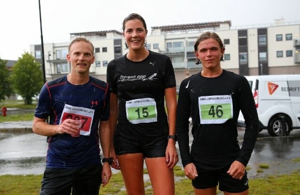 De tre raskeste i langløypa; Anders Brynestad, Eldbjørg Moxnes og Njål Pedersen. (Foto: Bjørn Hytjanstorp) De tre raskeste i langløypa; Anders Brynestad, Eldbjørg Moxnes og Njål Pedersen. (Foto: Bjørn Hytjanstorp)