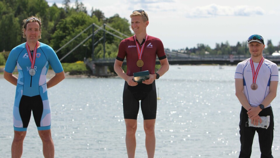 Hans Christian Tungesvik sikret seg NM-gull på nok en multisport-konkurranse foran Christoffer Kyllingstad (til v.) og Martin Skilbrei (til h.) som ledet etter svømmedelen. Hans Christian Tungesvik sikret seg NM-gull på nok en multisport-konkurranse foran Christoffer Kyllingstad (til v.) og Martin Skilbrei (til h.) som ledet etter svømmedelen.
