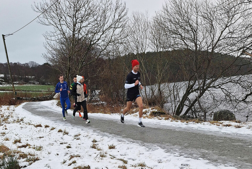 Dagens raskeste mann, Magnus Aarrestad, hadde tatt på seg nisselua og leda an i denne gruppa. (Foto: Einar Søndeland) Dagens raskeste mann, Magnus Aarrestad, hadde tatt på seg nisselua og leda an i denne gruppa. (Foto: Einar Søndeland)