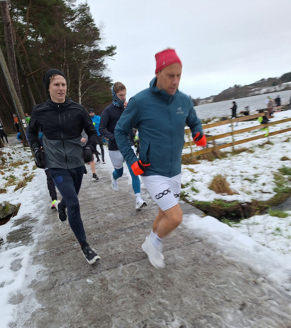 God stemning da nærmere 200 løp jula inn rundt Stokkavatnet Christer-Husvaeg.jpg