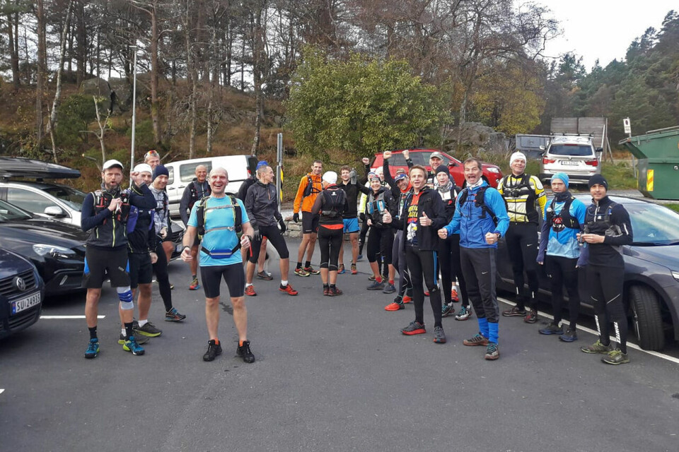 36 deltagere i Åsane Baskerløp, de fleste var på 8 fjelltopper Starten_åsane_Baskerløp_2019.jpg