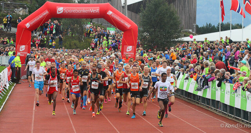 Marthe K. Myhre og Ørjan Grønnevig norgesmestre i halvmaraton KMHalv-1040.jpg
