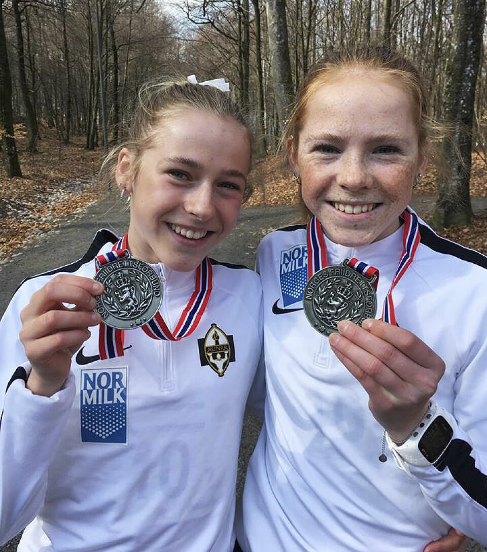 Gular- og BUL-triumf også i stafetten i NM terrengløp Maren_og_Ina_Halle_Haugen_foto_Runar_IL.jpg