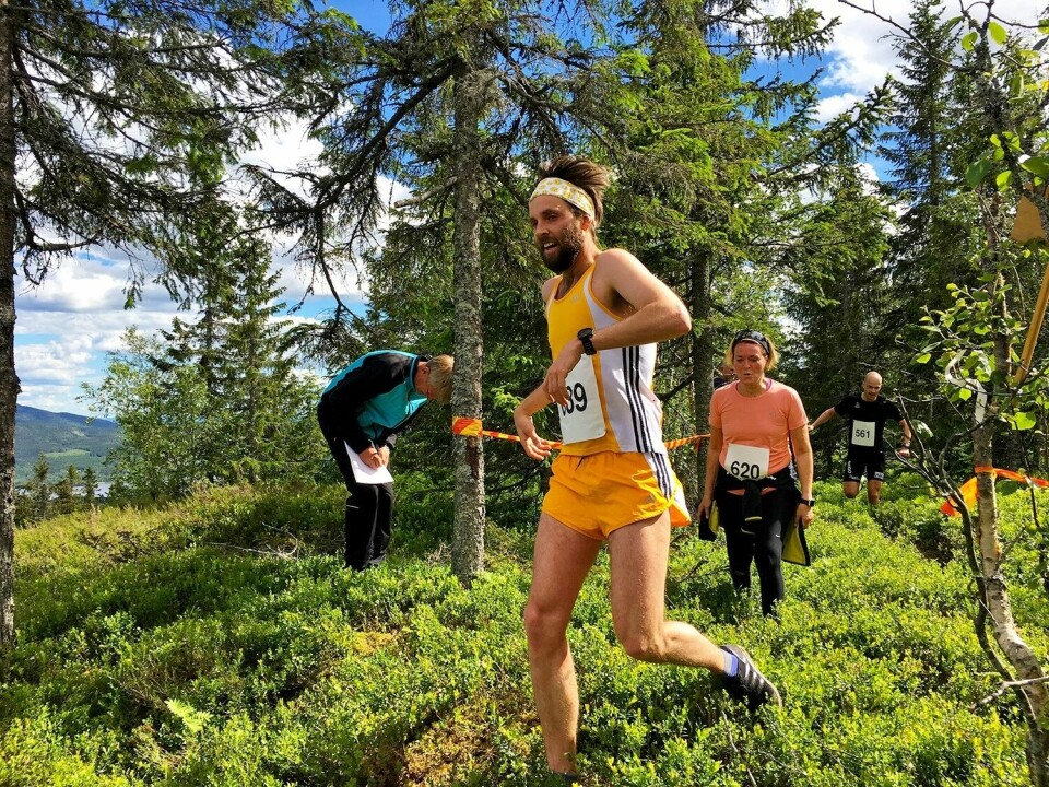 Sindre løper i mål som vinner av Buråskollen Opp. (Foto: Oddvar Røsten) Sindre løper i mål som vinner av Buråskollen Opp. (Foto: Oddvar Røsten)
