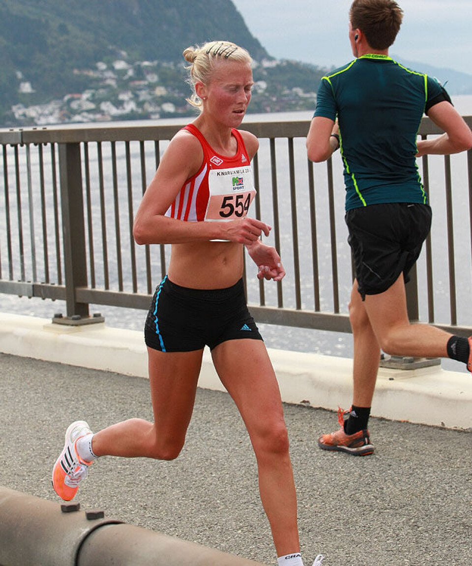 Marthe K. Myhre og Ørjan Grønnevig norgesmestre i halvmaraton Marthe_K_Myhre_tilbake_bro2_640_A20G0046.jpg