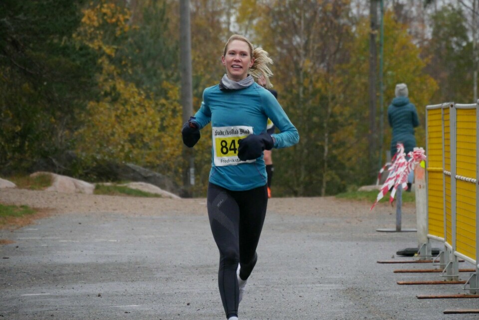 Anette Hauge fra Rolvsøy IF vant dameklassen på 3:05:14 under 2 minutter bak hennes egen løyperekord fra 2020. (Foto: Rolf B. Gundersen) Anette Hauge fra Rolvsøy IF vant dameklassen på 3:05:14 under 2 minutter bak hennes egen løyperekord fra 2020. (Foto: Rolf B. Gundersen)