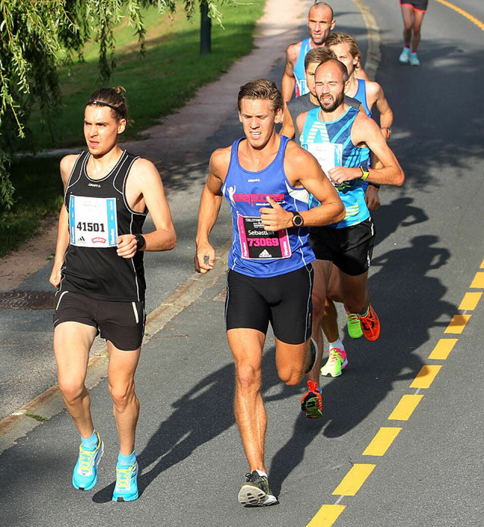 Marius Vedvik og Marthe Katrine Myhre vant BMW Oslo Maraton Bak_tet_Frognerstranda_trippelloepere_i_NM_A20G5206.jpg