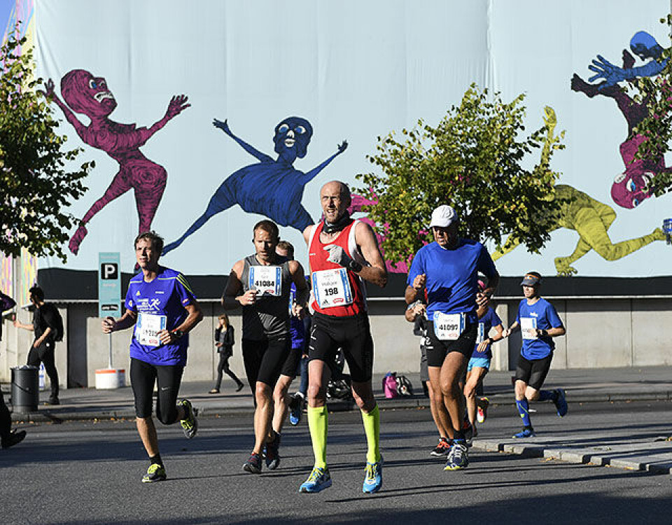Marius Vedvik og Marthe Katrine Myhre vant BMW Oslo Maraton maraton-figurene-jubler_D5N0803.jpg
