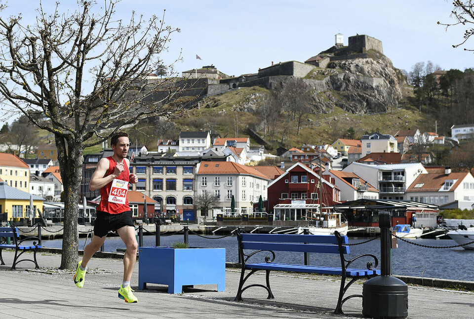 På 10 km i Halden Byløp slo Robert Bergstå fjorårets løyperekord med 10 sekunder. (Foto: Bjørn Johannessen) På 10 km i Halden Byløp slo Robert Bergstå fjorårets løyperekord med 10 sekunder. (Foto: Bjørn Johannessen)