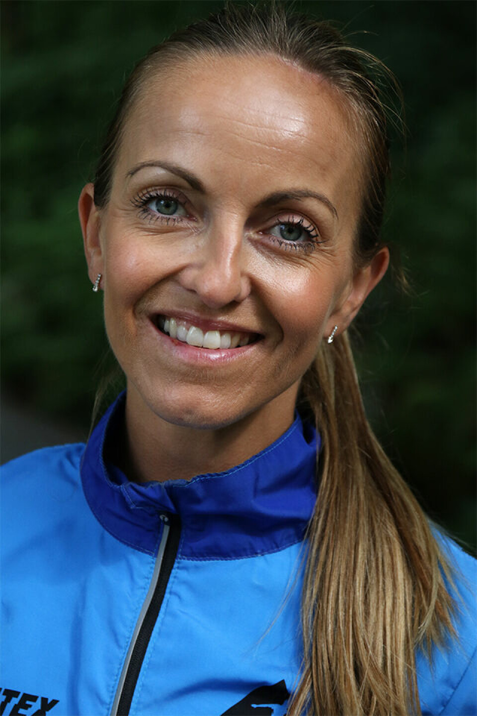Anita Iversen Lilleskare gleder seg over våren og sikter mot EM i fjelløp Anita-Iversen-Lilleskare-fjes-foto-Marianne-Rohme.jpg