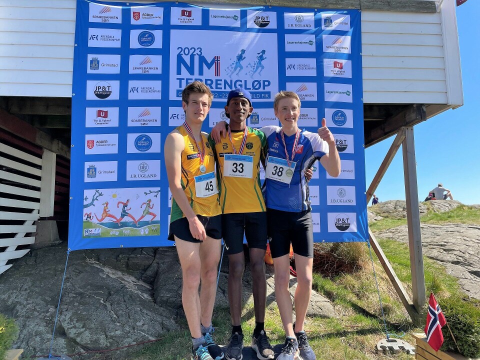 De tre beste i M17 i årets UM kort løype (fra venstre): Kristian Bråthen Børve, Nahom Tesfalem Tewelde (begge Ullensaker/Kisa IL ) og Sondre Harstad Rinde (IL Skarphedin). (Foto: Finn Kollstad) De tre beste i M17 i årets UM kort løype (fra venstre): Kristian Bråthen Børve, Nahom Tesfalem Tewelde (begge Ullensaker/Kisa IL ) og Sondre Harstad Rinde (IL Skarphedin). (Foto: Finn Kollstad)