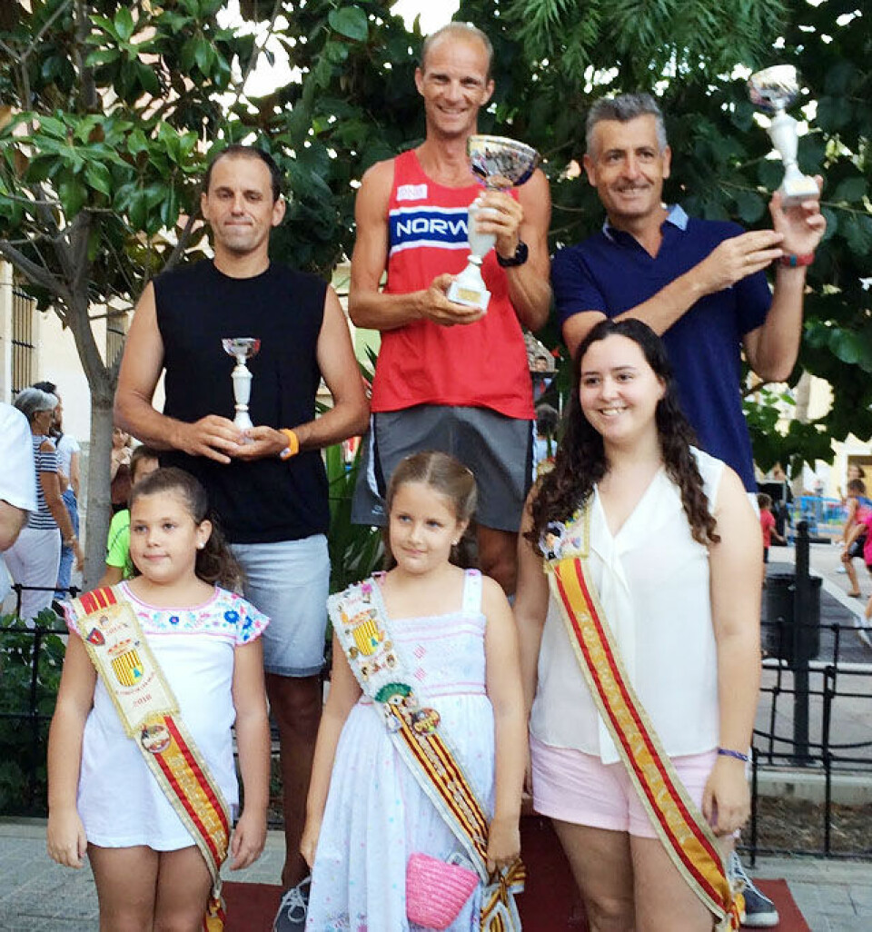 Håkon Hjemly måtte to ganger på pallen etter 10 km i Spania Haakon_Hjemly_pallen_klasseseier.jpg