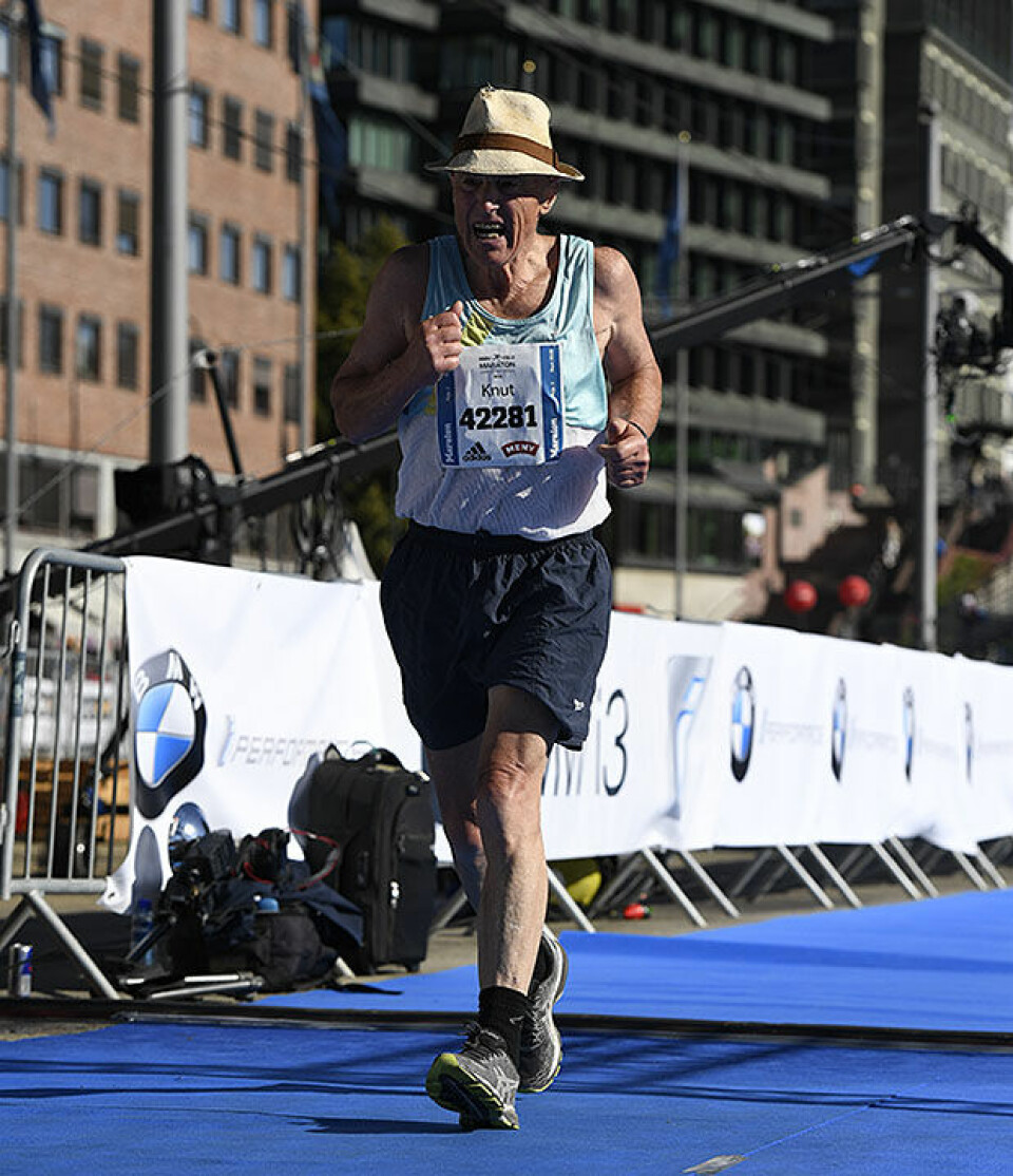 Marius Vedvik og Marthe Katrine Myhre vant BMW Oslo Maraton maraton-mann-med-hatt_D5N3915.jpg