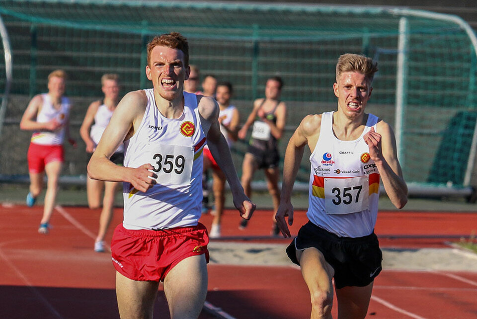 Spurtduell mellom Marius Vedvik og Per Svela avgjorde 3000 m i Arne Risa Classic 3J6A4417
