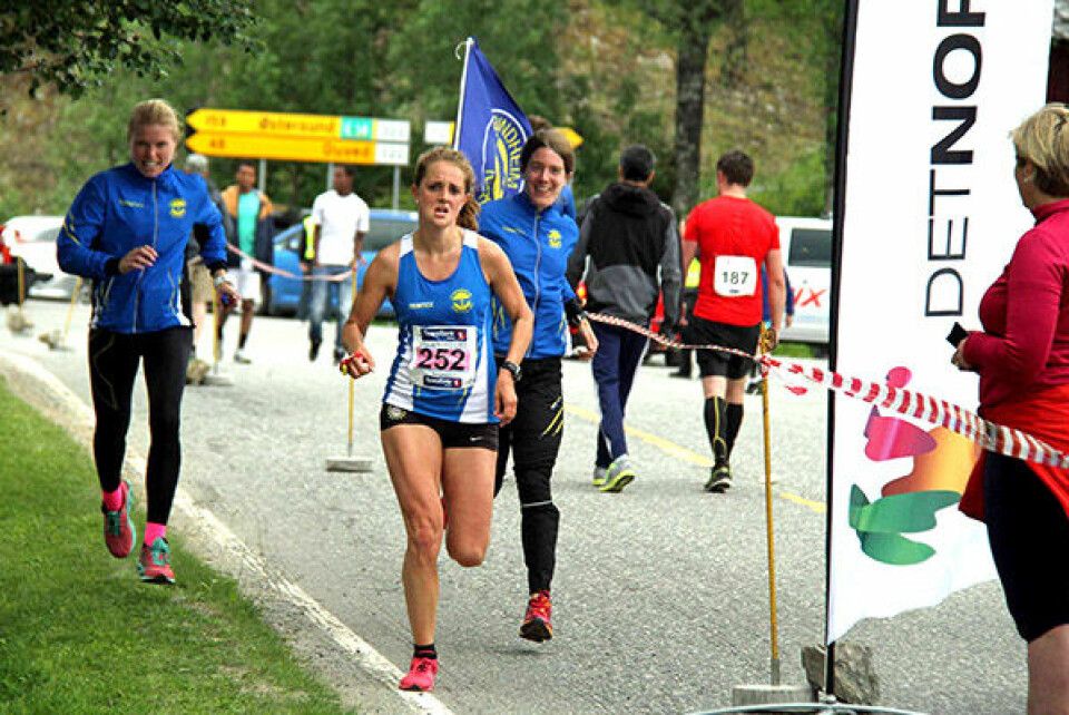 Det blir spennende på tredje dag av St.Olavsloppet etter at Strindheim, her ved Katrine Fjellanger, tok kraftig innpå Namdal på dag 2. Foto: Arrangøren Det blir spennende på tredje dag av St.Olavsloppet etter at Strindheim, her ved Katrine Fjellanger, tok kraftig innpå Namdal på dag 2. Foto: Arrangøren