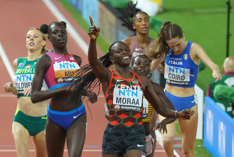 Mary Moraa jubler for heatseieren, men den som imponerte aller mest var Athing Mu som tok seg til finalen til tross for et nestenfall. (Alle foto: Arne Dag Myking) Mary Moraa jubler for heatseieren, men den som imponerte aller mest var Athing Mu som tok seg til finalen til tross for et nestenfall. (Alle foto: Arne Dag Myking)