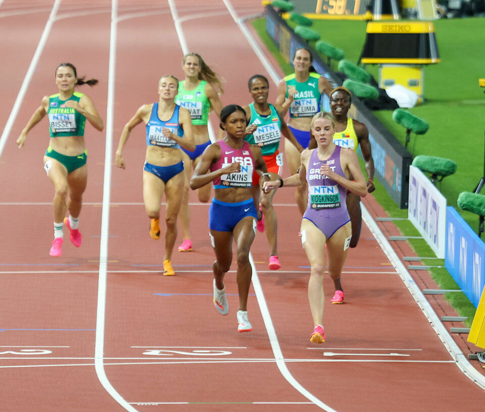 To britiske heatseire, men formbeskjed fra Mu og Moraa i semifinalen på 800 m for kvinner Heat_1_1U9A4321_Målgang.jpg