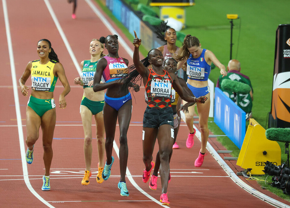 To britiske heatseire, men formbeskjed fra Mu og Moraa i semifinalen på 800 m for kvinner Heat_3_1U9A4505_Moraa_vinner_1.jpg