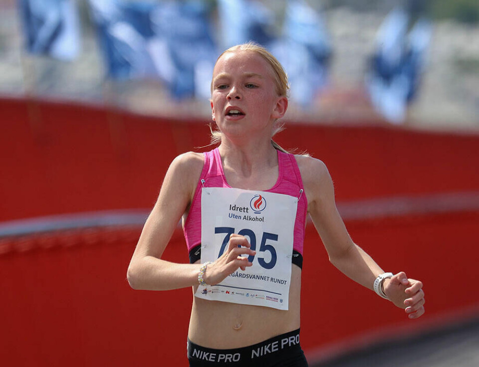 Othelie Stave-Wigene fra Haugesund IL var en av mange norske ungdommer med sterke løp i Göteborg i helga. Her er 12-åringen i aksjon under Bergen 3000 rundt Store Lungegårdsvannet tidligere i sommer. (Foto: Arne Dag Myking) Othelie Stave-Wigene fra Haugesund IL var en av mange norske ungdommer med sterke løp i Göteborg i helga. Her er 12-åringen i aksjon under Bergen 3000 rundt Store Lungegårdsvannet tidligere i sommer. (Foto: Arne Dag Myking)