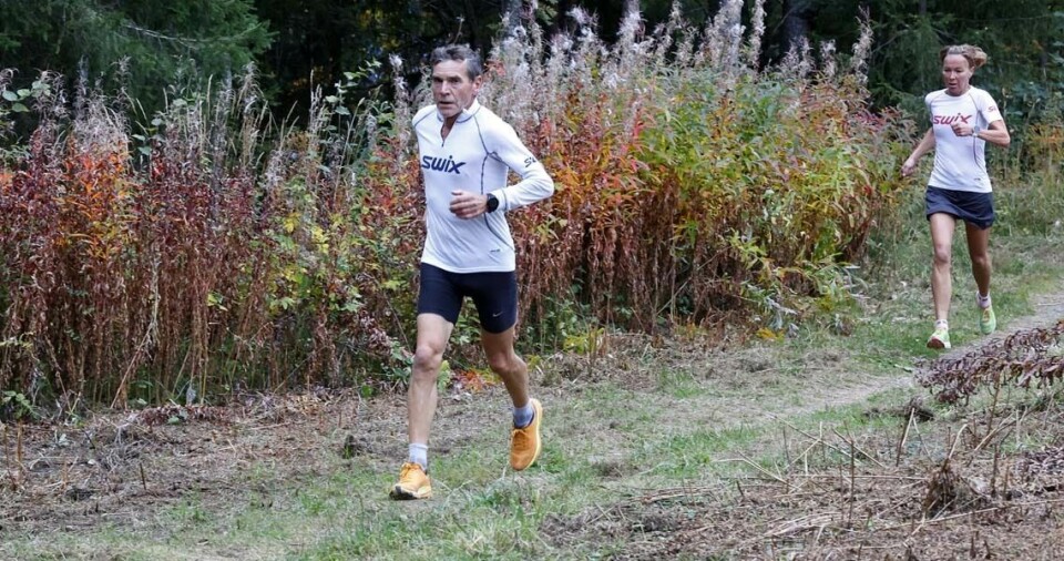 Torstein Rudihagen hadde en travel uke. Onsdag løp han Elvaløpet inn til en andreplass i M 70 – 79 år, og lørdag ble det klasseseier i Oslo Maraton i M 70 – 75 år. Bilde fra Elvaløpet med Bjørg Hagen i K 50 – 59 år rett bak. Torstein Rudihagen hadde en travel uke. Onsdag løp han Elvaløpet inn til en andreplass i M 70 – 79 år, og lørdag ble det klasseseier i Oslo Maraton i M 70 – 75 år. Bilde fra Elvaløpet med Bjørg Hagen i K 50 – 59 år rett bak.