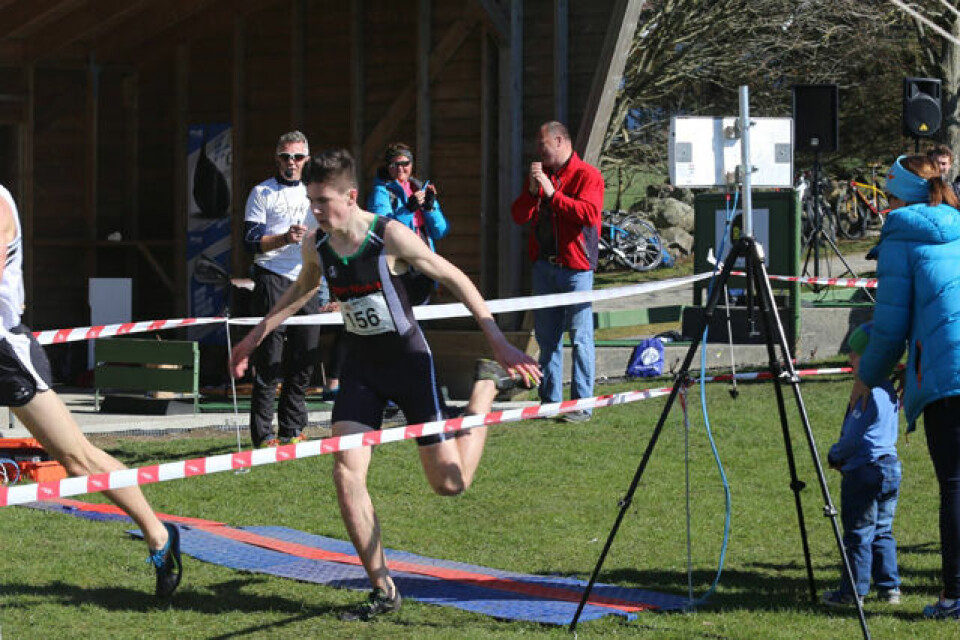 Eli Anne Dvergsdal og Hans Kristian Fløystad med NM-gull MS_Jakob_Ingebrigtsen_maal.jpg