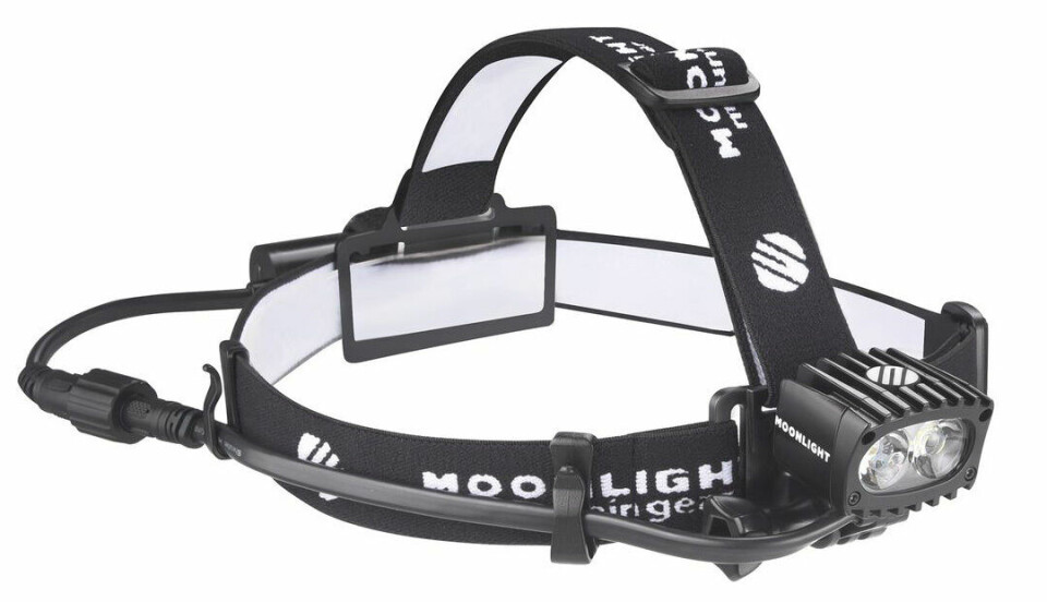 Lys opp i kveldsmørket Moonlight_Mountain_Gear_Bright_as_Day_700.jpg