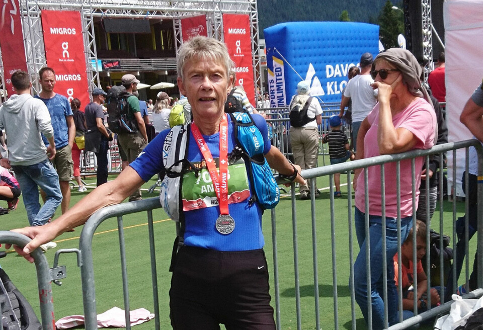 Anna Tråve med velfortjent medalje etter at hun vant klassen og ble nummer 12 totalt av kvinnene i den kuperte 20 kilometeren. (Foto: privat) Anna Tråve med velfortjent medalje etter at hun vant klassen og ble nummer 12 totalt av kvinnene i den kuperte 20 kilometeren. (Foto: privat)