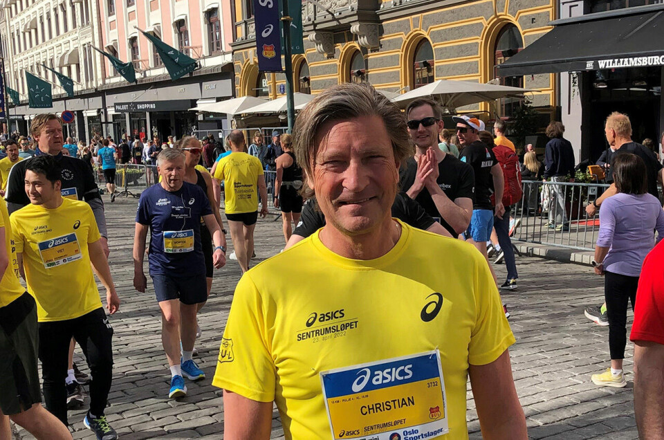 Christian Tybring-Gjedde som snart fyller 60, løp årets Sentrumsløp på 55.42. På bildet ser vi han klar for fjorårets Sentrumsløp. (Foto: privat) Christian Tybring-Gjedde som snart fyller 60, løp årets Sentrumsløp på 55.42. På bildet ser vi han klar for fjorårets Sentrumsløp. (Foto: privat)