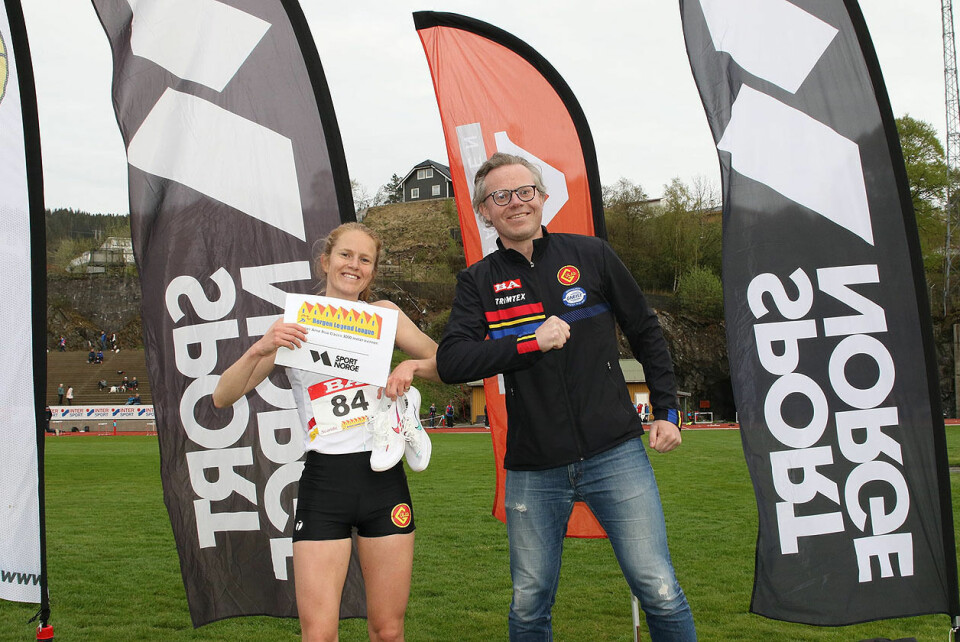 Perseskred da Ingrid Emilsen Kristiansen vant 3000 meter i Arne Risa Classic Premieoverrekkelsen.jpg